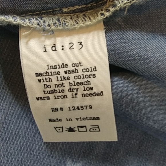 ID:23 Star Print Chambray Top - Picture 5 of 5